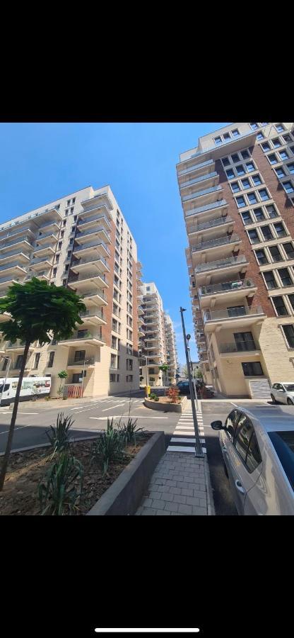 Moghioros Park Residence Dum4 Bukares Bagian luar foto