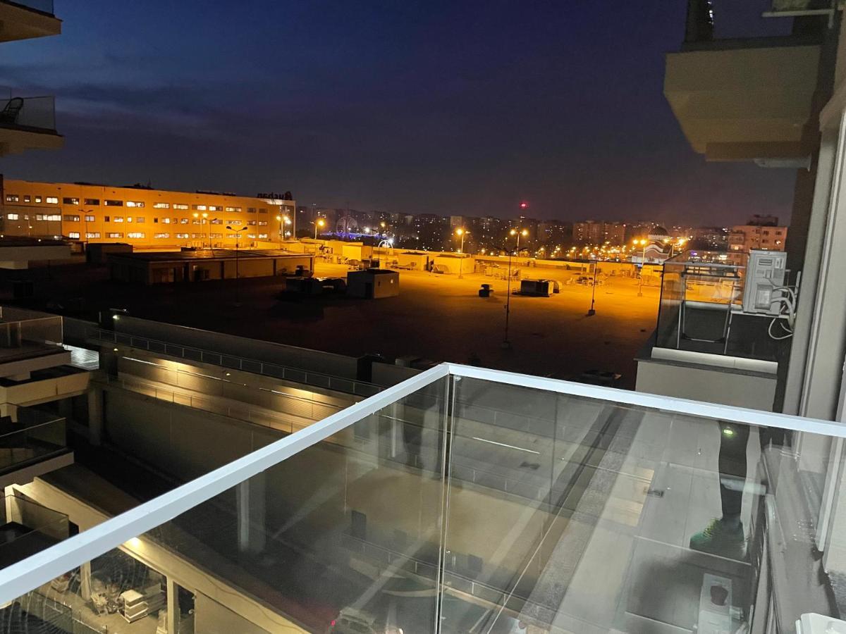 Moghioros Park Residence Dum4 Bukares Bagian luar foto