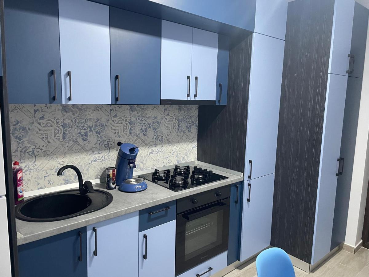 Moghioros Park Residence Dum4 Bukares Bagian luar foto