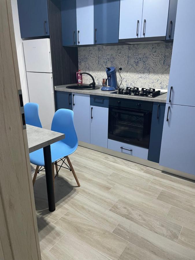 Moghioros Park Residence Dum4 Bukares Bagian luar foto